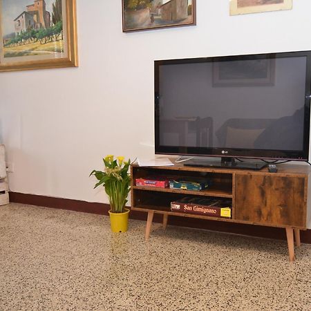 Appartamento Il Nespolo San Gimignano Dış mekan fotoğraf